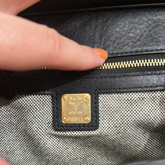 MCM snake skin print crossbody - Picture 14 of 17